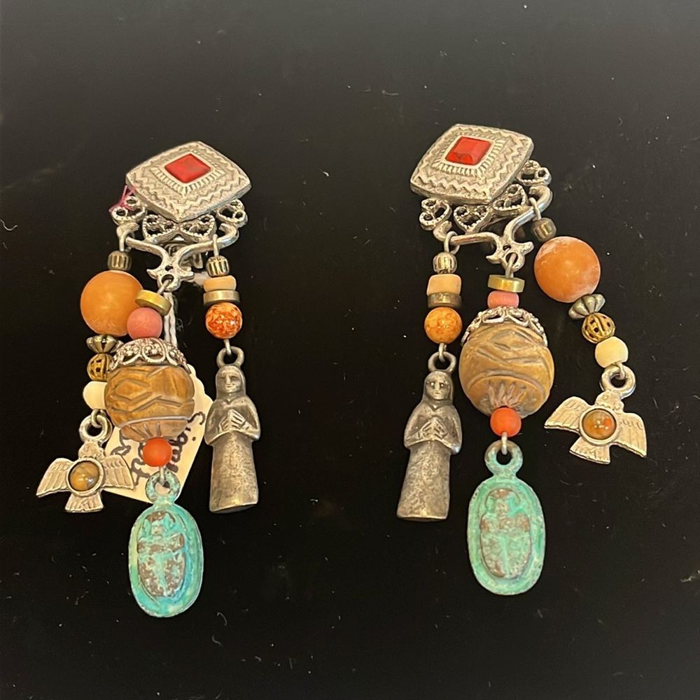 Vintage Robert Rose Signed Native American Earrings. Detailed unique Clip-on